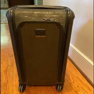2016 Tumi Expandable roller bag, gently used - all pieces/parts work